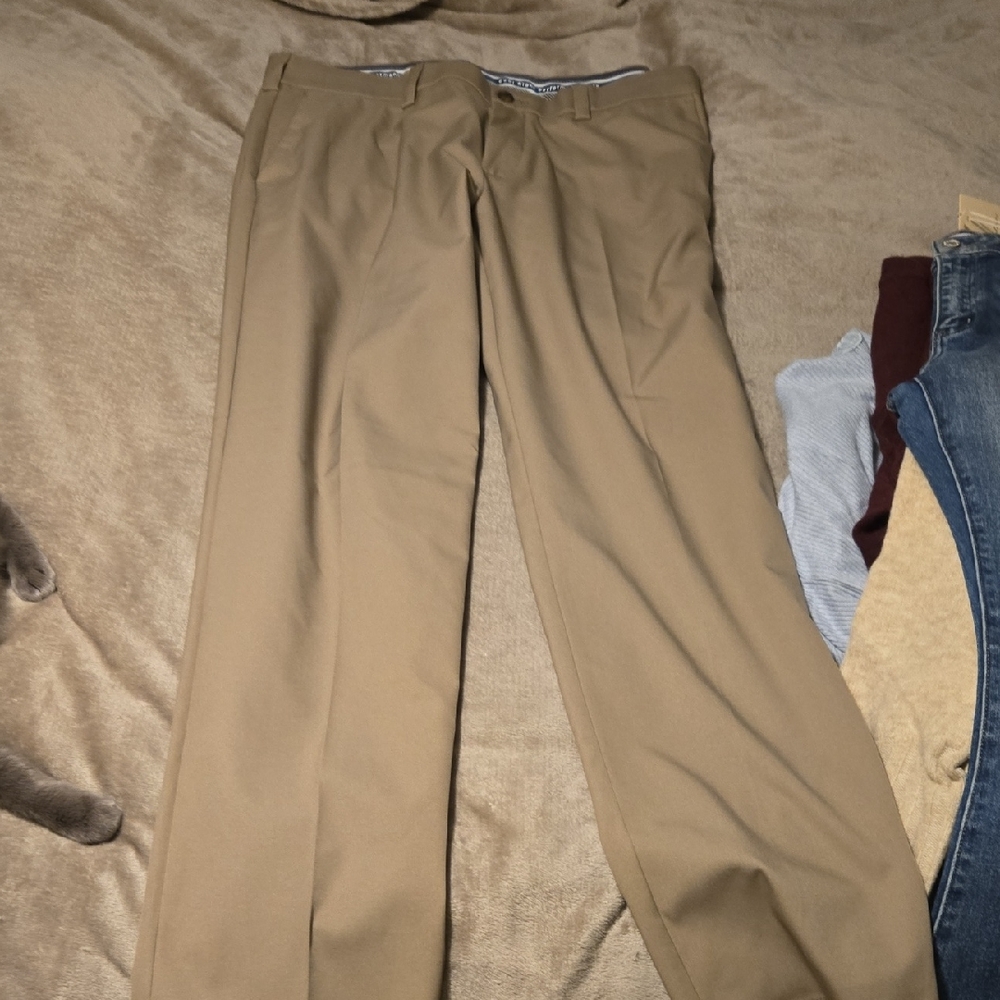 Haggar Men's Khaki Chinos